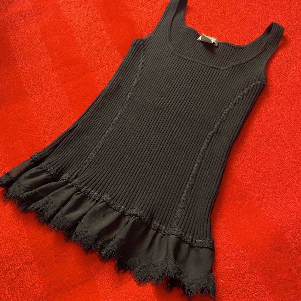 KENAR Black Ribbed Tank wIth Lace hem🎽